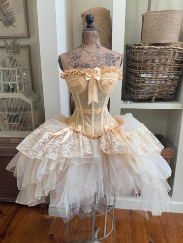 Lolita Ball Gown Strapless Lace Tulle Short Homecoming Dress with Bow HZ1023